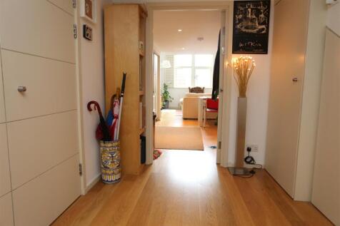31 Old College Hse2 hall2.jpg