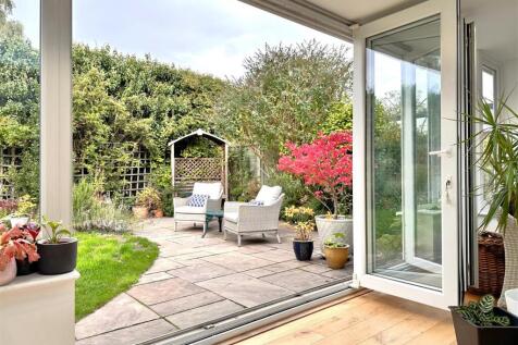 Bi-Fold Doors Out To Seating Area 294