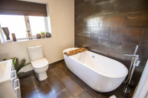 9 - The Evergreen Bathroom.jpg