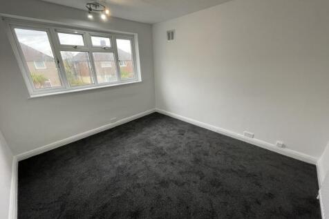 Dryden Close, Hainault, Ilford, Redbridge photo 4