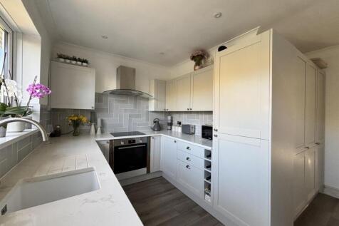Kitchen 2.jpg