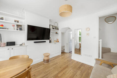 240 Derinton Road-1