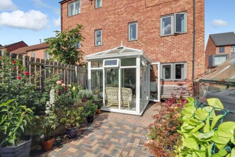 Lovely outdoor space