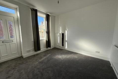 Limestone Terrace, Mansfield Woodhouse, Nottinghamshire photo 4