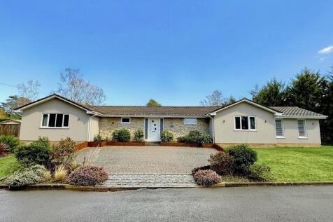 4 bedroom detached bungalow