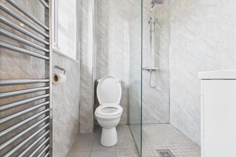 CAM03729G0-PR0113-STILL003