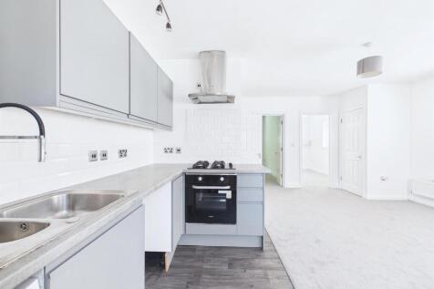7 - Two-Bedroom Bungalow in St. Annes.jpg