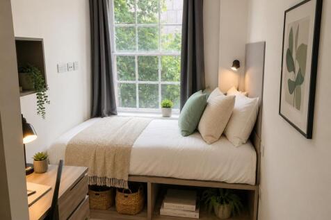 staged bedroom.jpg