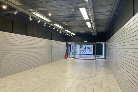 PHOTO 3  Unit 38  8 Westbury Mall  Fareham Shopping Centre 7923.jpeg