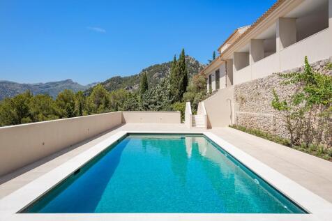 Exterior and Pool (1