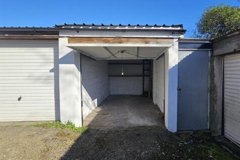 2 - Garage Kensington Road.jpg