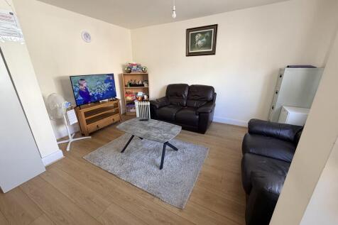 Avenue Lane, Eastbourne photo 3