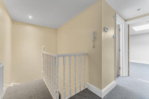 Coningsby Road (1...