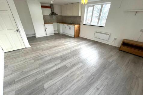 Open Plan Sitting Room/ Kitchen Pic 1