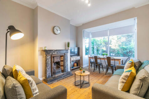 6-bed house on Newport Gardens, Leeds, £3,900/mo