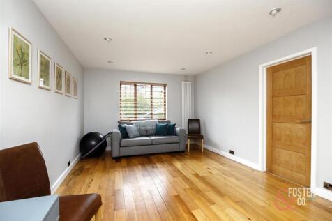 Tredcroft Road, 4-008.jpg