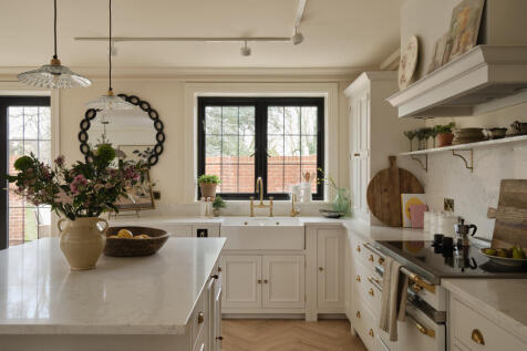 35 New Road, Esher, Surrey, KT10 photo 3