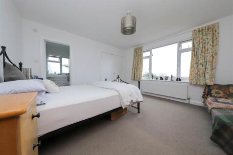 nicholas james neville ave bed 1.jpg