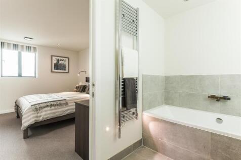 8236576-interior19-max.jpg