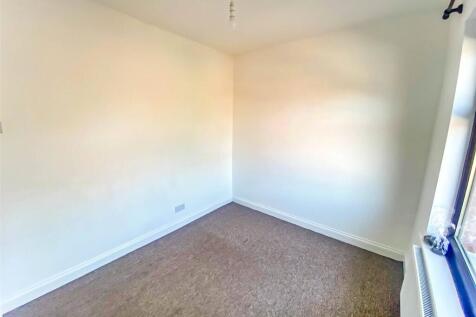 Whitehead Crescent, Bury, BL8 photo 5