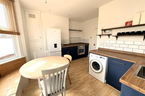 Torquay Drive, Leigh-On-Sea photo 3