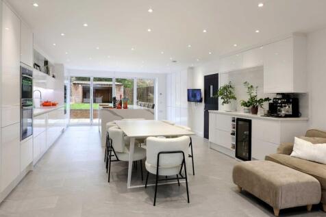 Grove Lane, Chalfont St. Peter, Buckinghamshire, SL9 photo 4