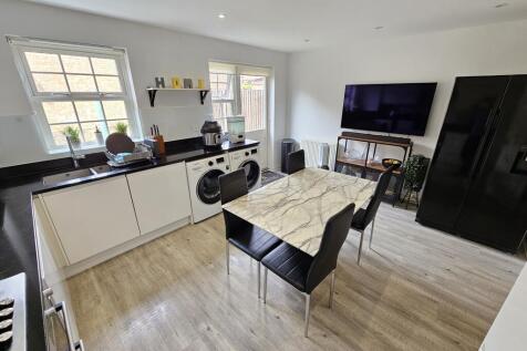 Howarde Court, Stevenage, Hertfordshire photo 4