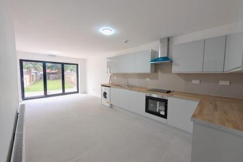 Peel Green Road, Eccles, Manchester photo 3