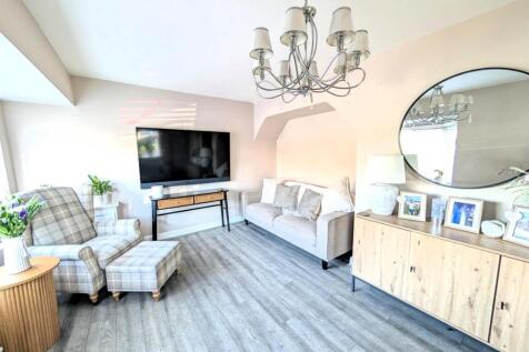 Living Room a.jpg