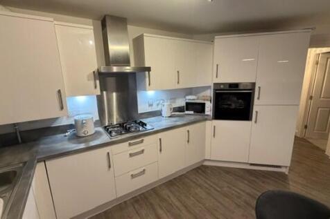 77 Poppyfield Kitchen.jpeg