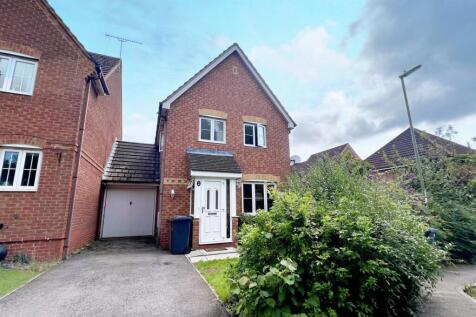 3-bed detached on Knightwood Park, £1,695/mo