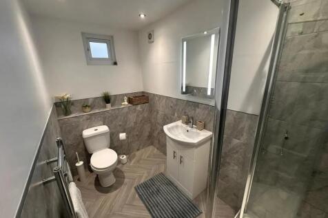 Wetherby Place, Leeds, West Yorkshire, LS4 photo 5