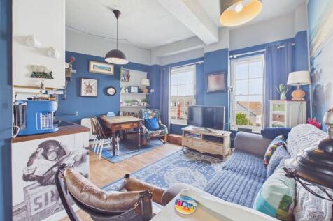 Living Room/Kitchen