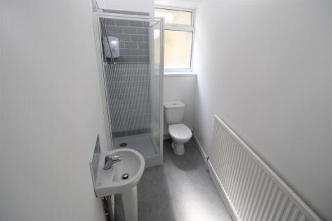 71P - bathroom 1.jpg