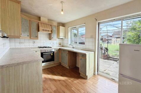 Villiers Close, Luton, Bedfordshire, LU4 photo 3