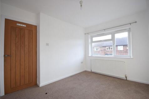 Westway, Farsley, Pudsey photo 4