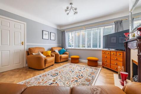 4 Bushell Close-27.jpg