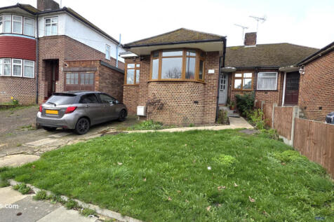 4 bed bungalow to rent Baring Road, New Barnet EN