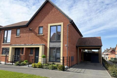 Stratford-upon-avon, CV37 - property photo