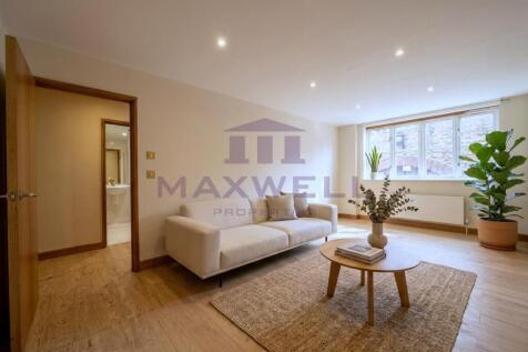 2-Bedroom Apartment with Parking ¿ Kingsley Mews, 