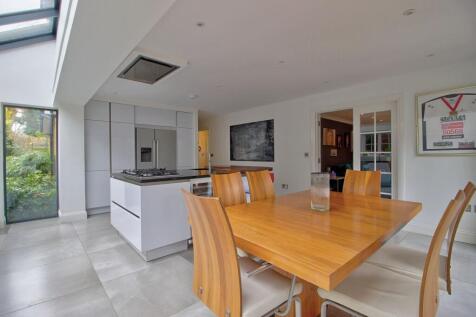 Integrated extractor &amp; wine cooler