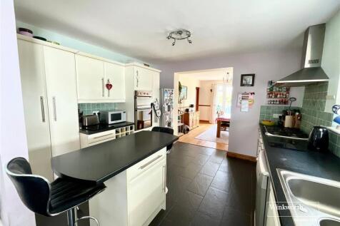 Pauntley Road, Christchurch, BH23 photo 3