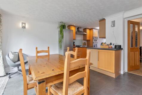 Gibbons Close, Sandridge photo 3