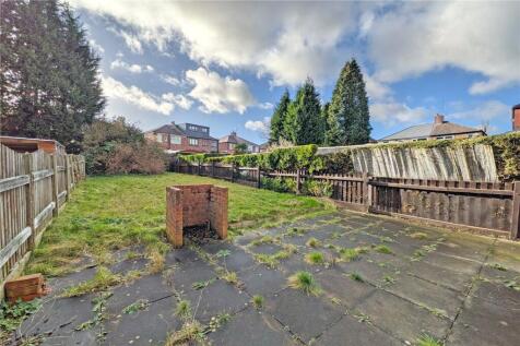 3 bed, 1 bath Semi-Detached in Manchester - Photo 9