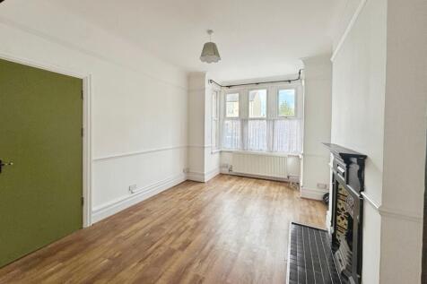 pbox-living_room-589420.jpg