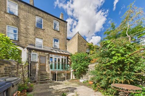 CAM02545G0-PR0486-STILL030