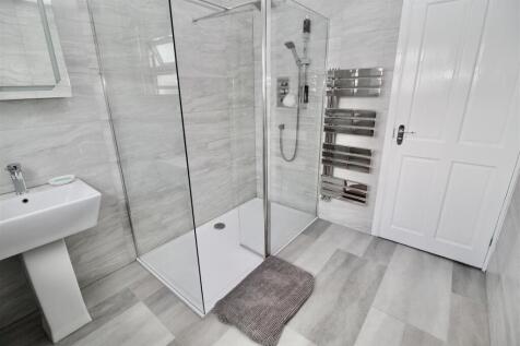 Family Shower Room