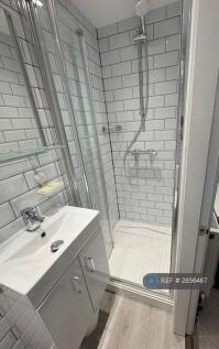 Bedroom 1 En-Suite (2)