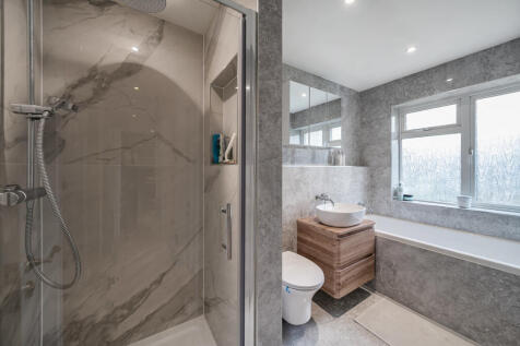 1371005-7-68f6233...