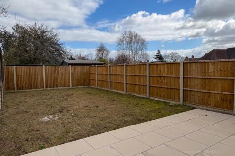 22 Stanton Close Desborough-20.jpg